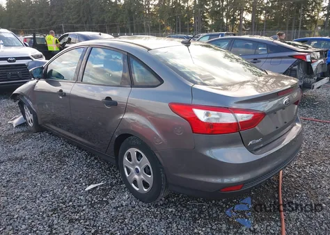 2014 Ford Focus S из США, поврежденный, VIN 1FADP3E26EL144706